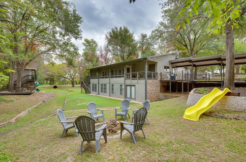 Photo 8 - Spacious Kemp Vacation Rental - Walk to Lake