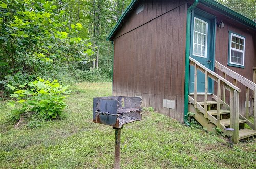 Foto 12 - Serene Briceville Vacation Rental Cabin w/ Grill