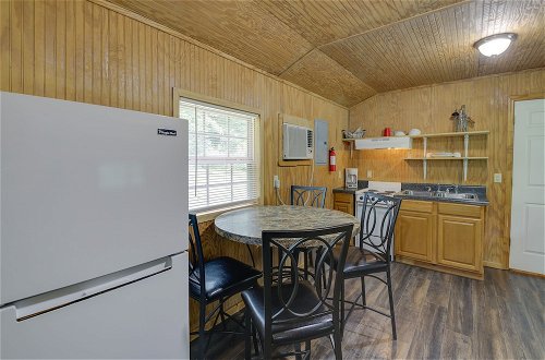 Foto 18 - Serene Briceville Vacation Rental Cabin w/ Grill