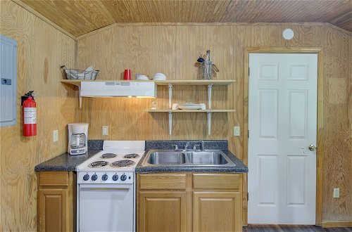 Foto 27 - Serene Briceville Vacation Rental Cabin w/ Grill