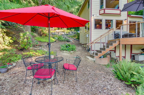 Photo 24 - Lakefront Snohomish Cottage w/ Private Dock