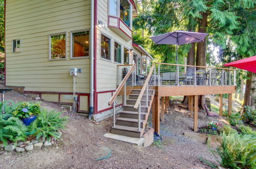 Photo 22 - Lakefront Snohomish Cottage w/ Private Dock