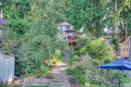 Photo 5 - Lakefront Snohomish Cottage w/ Private Dock