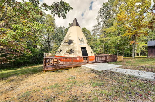 Foto 8 - Mammoth Cave Cabin w/ Fire Pit - 3 Mi to Lake