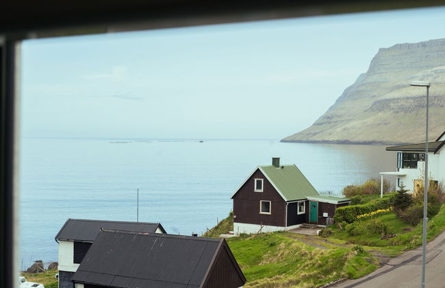 Serenity By The Sea | 3-Br House | Sea View - Photo 1