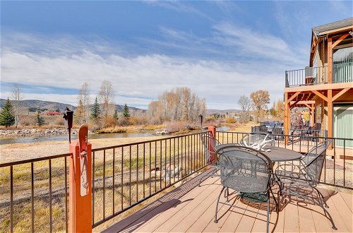 Foto 6 - Idyllic Riverfront Granby Cabin With Deck