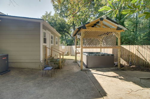 Photo 9 - Inviting Shelby Retreat w/ Private Yard & Hot Tub