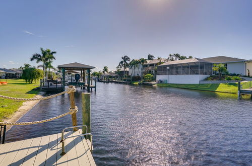 Foto 11 - Waterfront Fort Myers Home: Private Pool & Dock