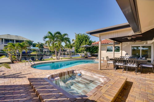 Foto 1 - Waterfront Fort Myers Home: Private Pool & Dock