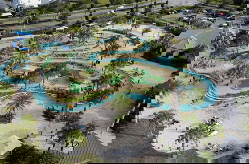 Foto 25 - Luxury AND FUN Near Disney Parks 9BR