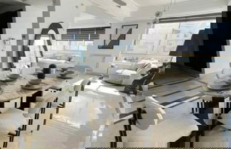 Foto 2 - Black White Modern Spacious