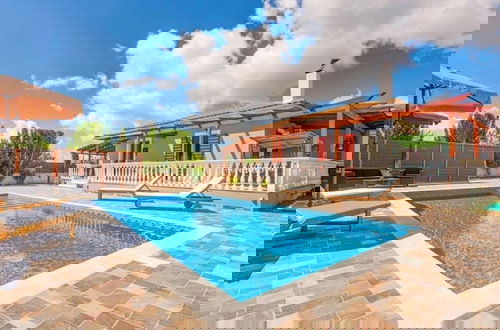 Foto 13 - Villa Bora With Private Pool