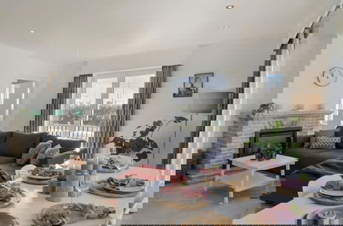 Foto 5 - Charming Apartment Near the Beach