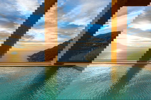 Foto 4 - Athina Epavlis - Ethereal Charm of Blue Horizons