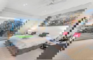 Photo 3 - Gorgeous 5 Bedroom - Golf Course Views