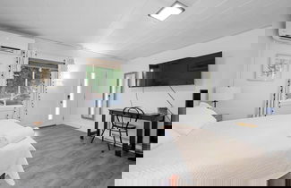 Foto 3 - Chic City Retreat 87