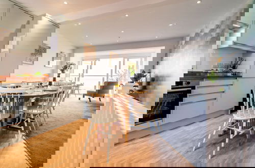 Foto 1 - Magnificent Beach House Seaview Upside-down