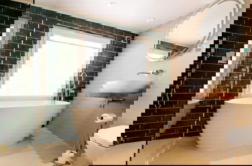 Foto 5 - Magnificent Beach House Seaview Upside-down