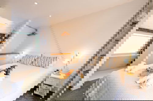 Foto 4 - Magnificent Beach House Seaview Upside-down