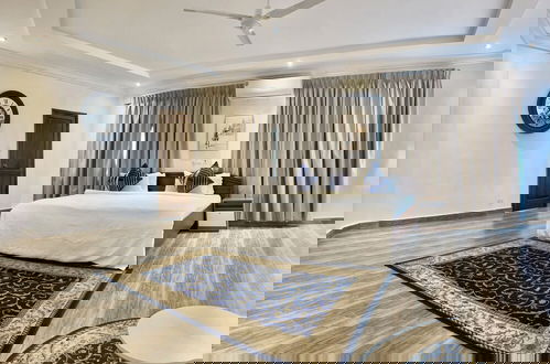 Photo 5 - Workview Suites by Pot of Gold