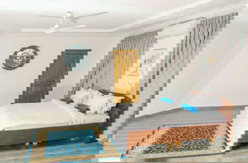Photo 3 - Workview Suites by Pot of Gold
