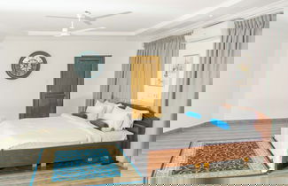 Photo 3 - Workview Suites by Pot of Gold
