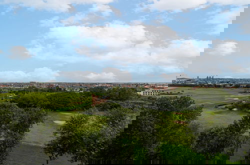 Foto 16 - Stunning Apartment With Golf Course Views