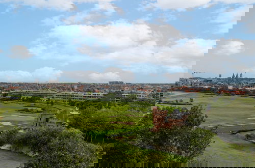 Foto 13 - Stunning Apartment With Golf Course Views