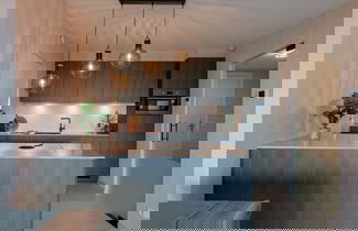 Foto 2 - Stunning Apartment With Golf Course Views