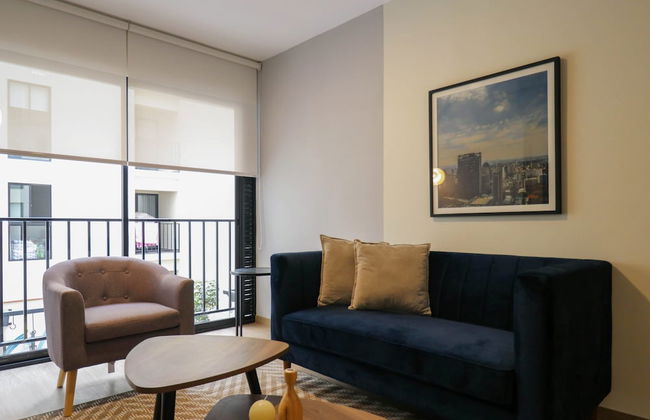 w Sensational 2BR w Balcony in Miraflores - Foto 1