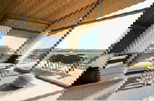 Foto 21 - Charming Holiday Home Overlooking Lake