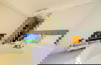 Foto 3 - Good Place And Strategic Studio Gold Coast Apartment Pik