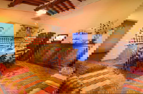 Foto 19 - Attractive Farmhouse in Montalcino With Terrace