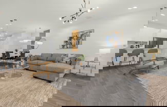 Foto 2 - Upstay - Modern Family Townhome With Pool