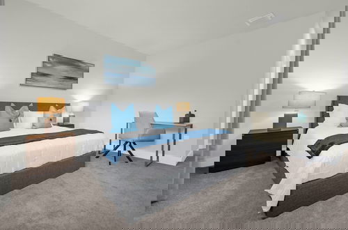 Foto 3 - Upstay - Modern Family Townhome With Pool