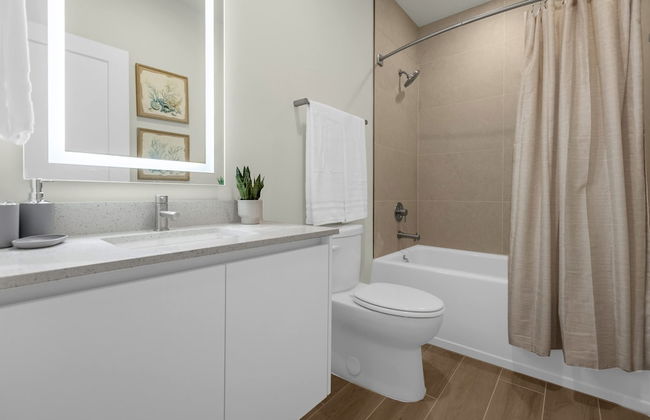 Upstay - Modern Family Townhome With Pool - Foto 19