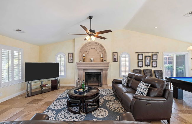 Chardonnay Charm by Avantstay Luxe Group Retreat w/ Pool Mins to Wineries - Photo 6