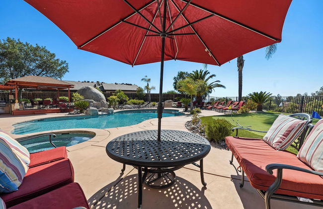Chardonnay Charm by Avantstay Luxe Group Retreat w/ Pool Mins to Wineries - Photo 46