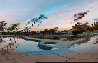 Photo 2 - Chardonnay Charm by Avantstay Luxe Group Retreat w/ Pool Mins to Wineries