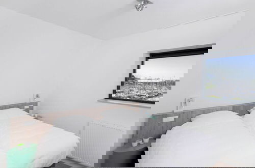 Foto 5 - Contemporary Apartment in Kamperland Near Lake
