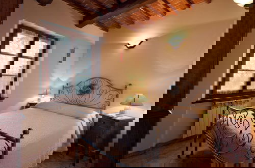 Photo 16 - Modern Holiday Home in Foiano Della Chiana With Pool