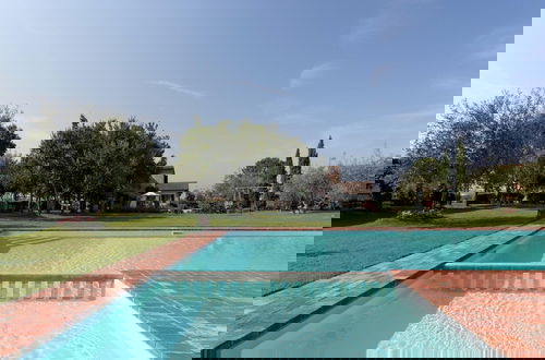 Foto 77 - Modern Holiday Home in Foiano Della Chiana With Pool