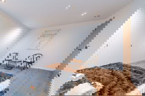Foto 75 - Luxurious Apartment With Parking