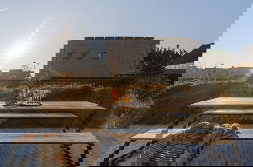 Foto 5 - Stylish Holiday Home Close to the Beach