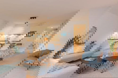 Foto 7 - Bright Apartment in Sky Garden With Terrace