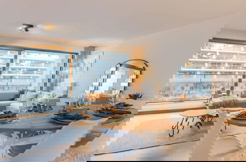 Foto 11 - Bright Apartment in Sky Garden With Terrace