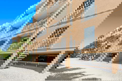 Foto 16 - Ocean Front 1BR Suite With Direct Beach Access