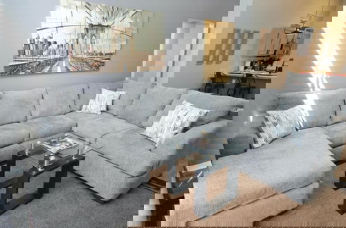Photo 6 - Newly Renovated Home With Calming Atmosphere