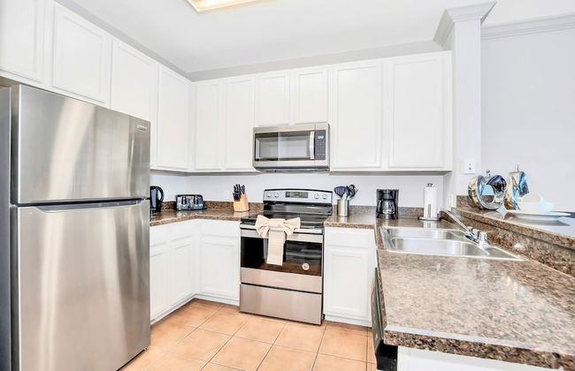 Modern Condo w Outdoor Pool - Near Disney - Foto 10