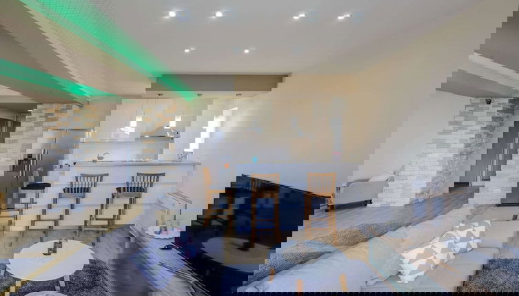 Foto 1 - Villa Pave - Six-bedroom Villa With Terrace and Swimming Pool